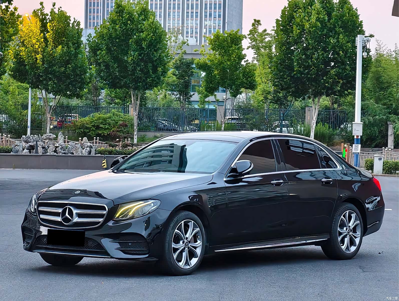 Mercedes-Benz E-Class, 2020 3