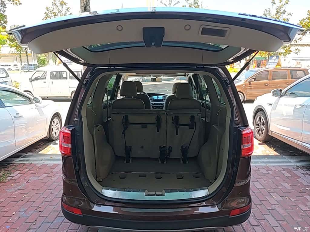 Wuling 730, 2017 19