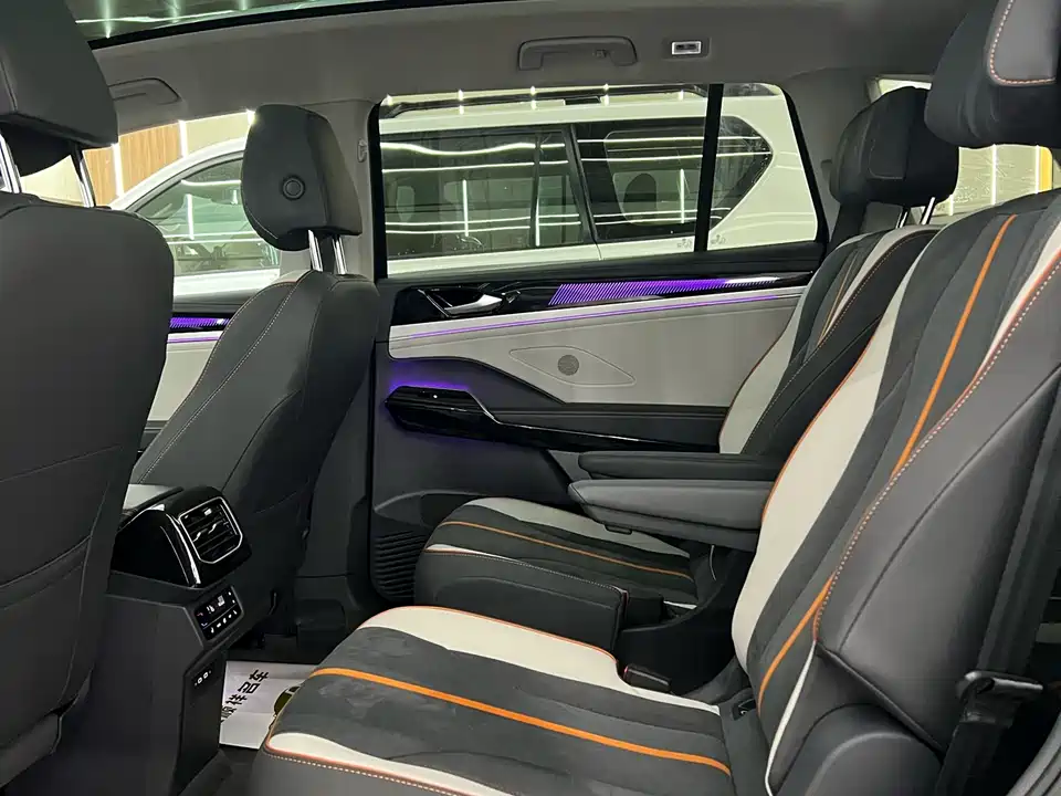 Volkswagen ID.6 CROZZ