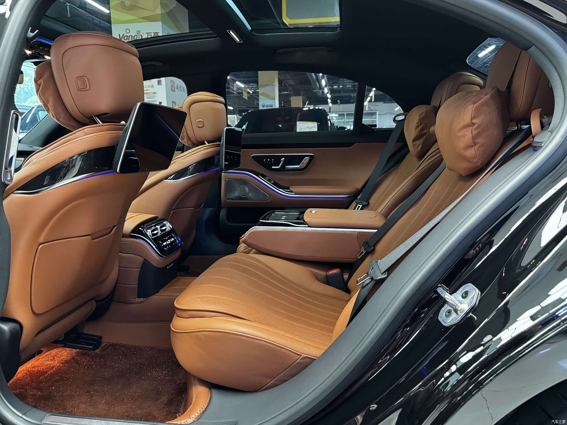 Mercedes-Benz S-Class, 2025 10