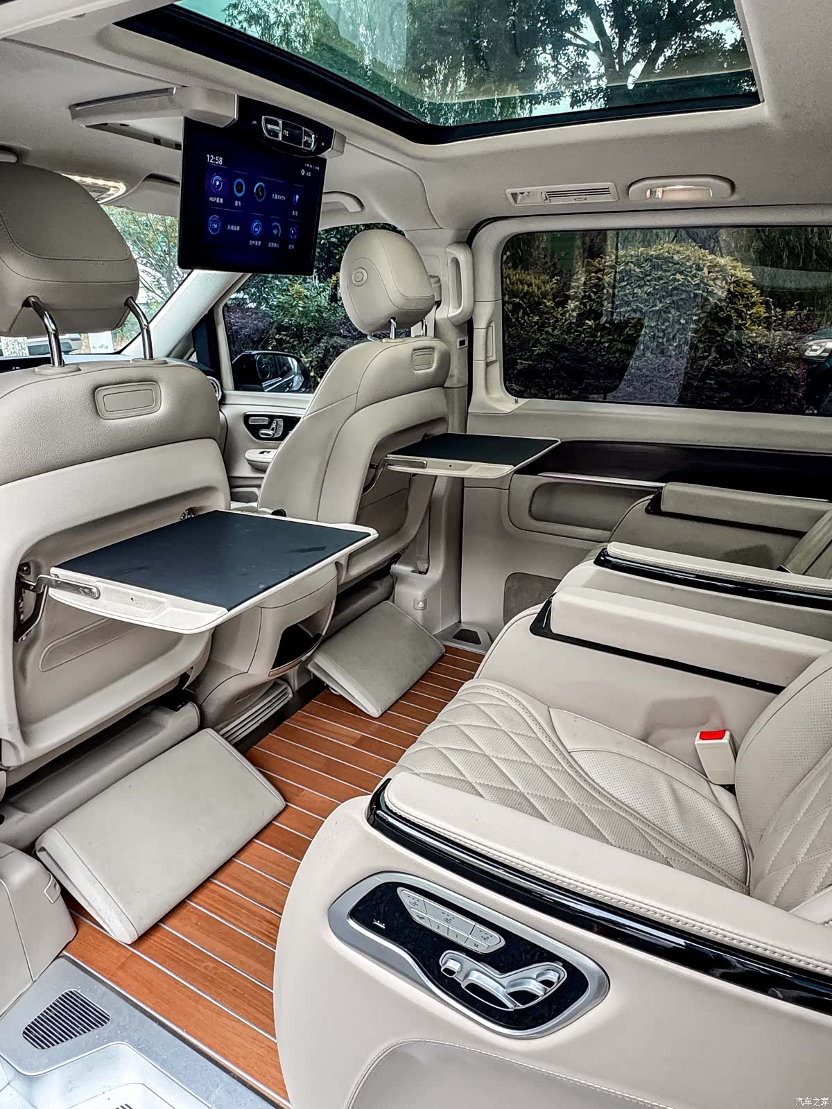 Mercedes-Benz V-Class, 2021 10