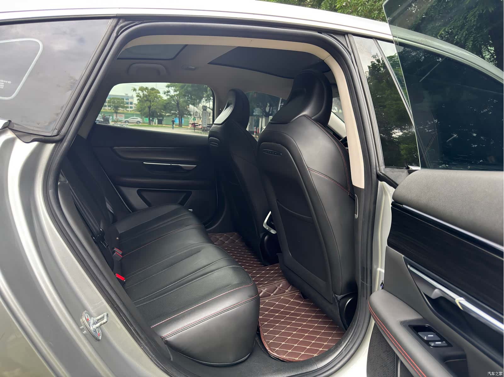 Xpeng P7, 2022 10