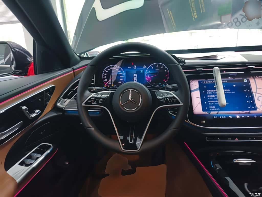 Mercedes-Benz E-Class, 2024 11