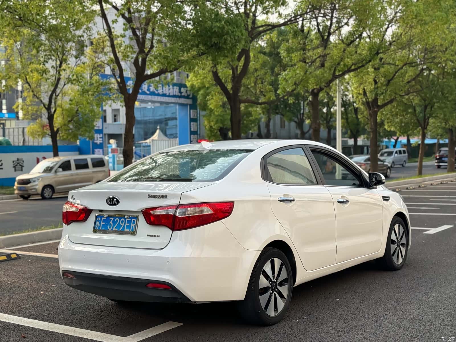 Kia K2, 2013 12