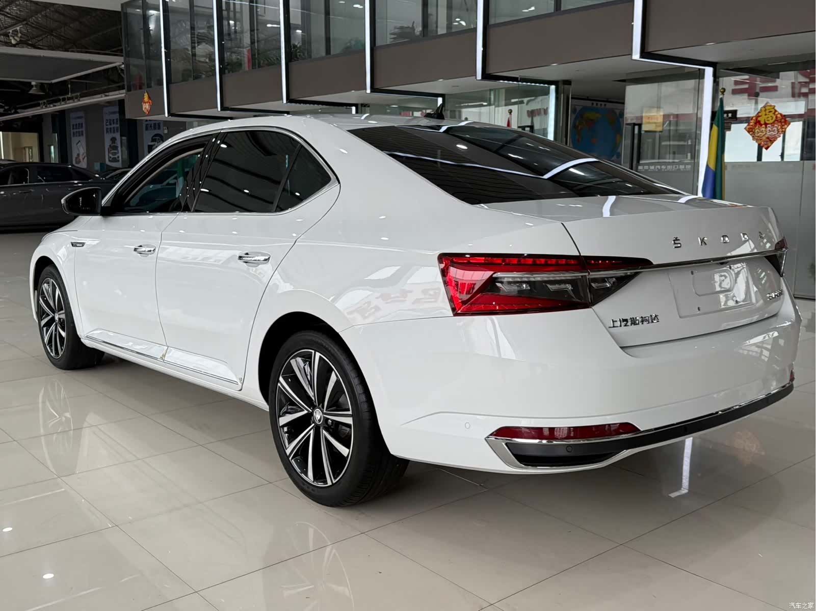 Skoda Superb, 2023 4