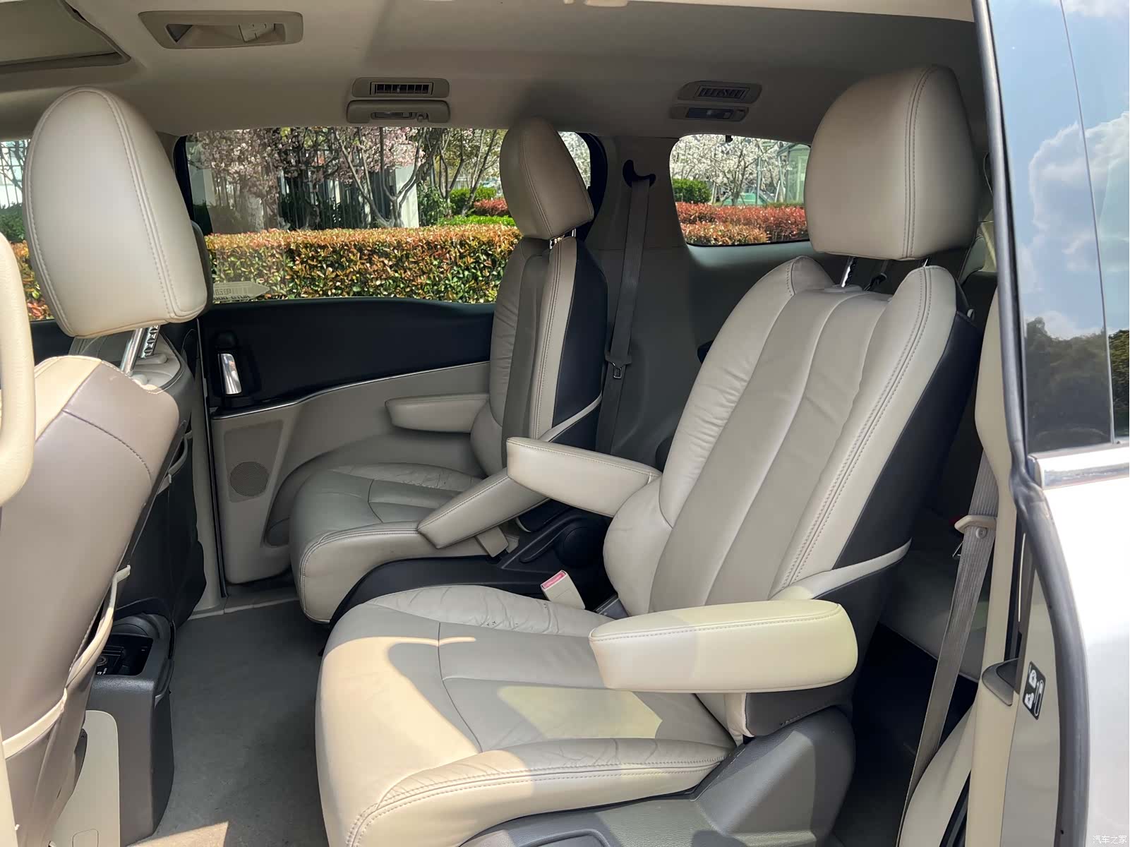 Buick GL8, 2012 14