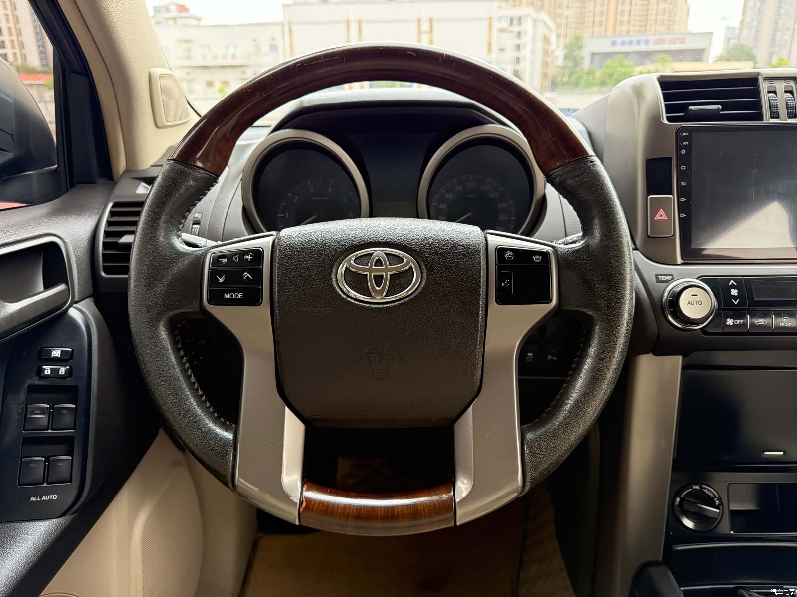 Toyota Prado, 2014 10