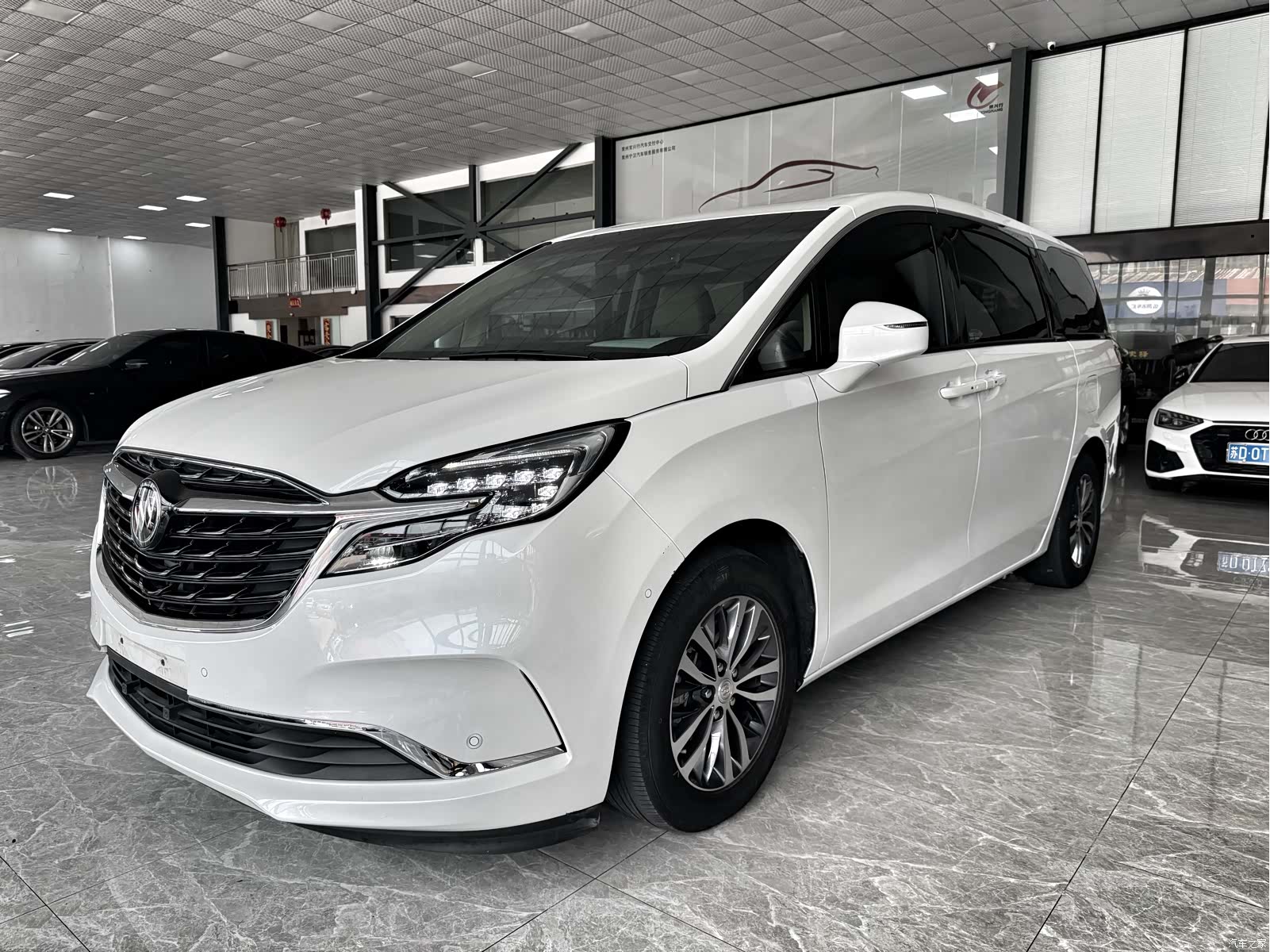 Buick GL8, 2022 1