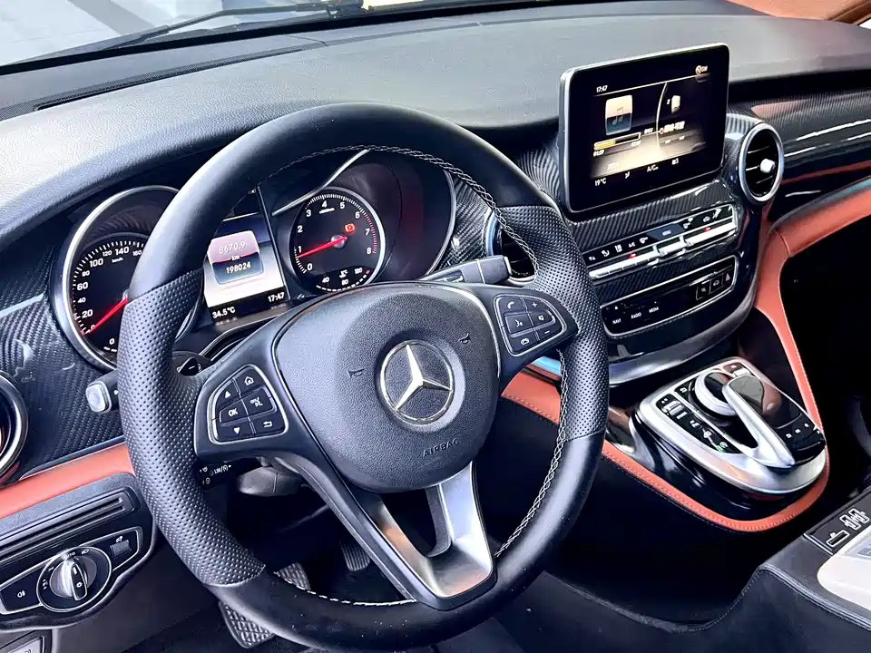 Mercedes-Benz V-class