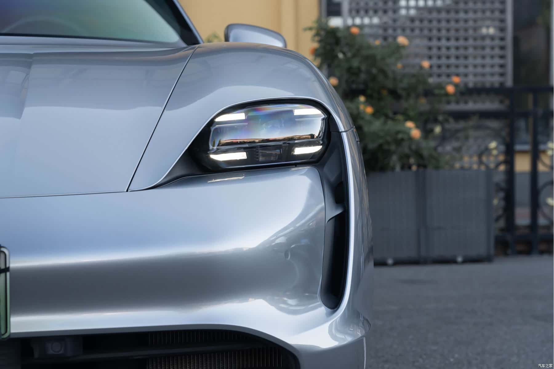 Porsche Taycan, 2024 4
