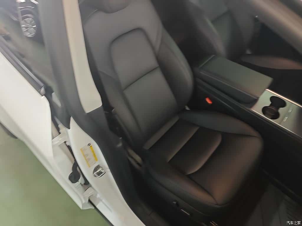 Tesla Model Y, 2022 25