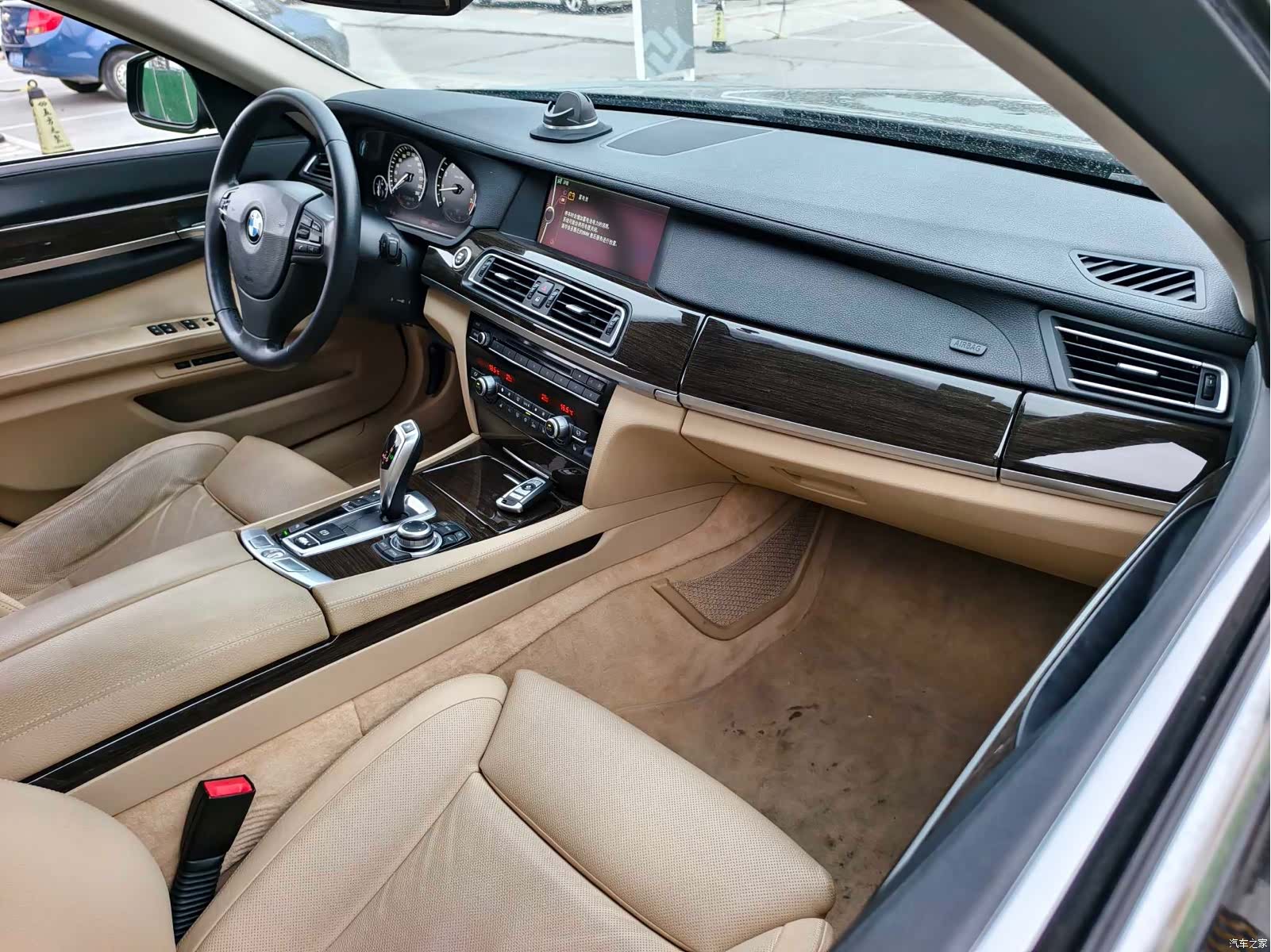 BMW 7 Series, 2011 22