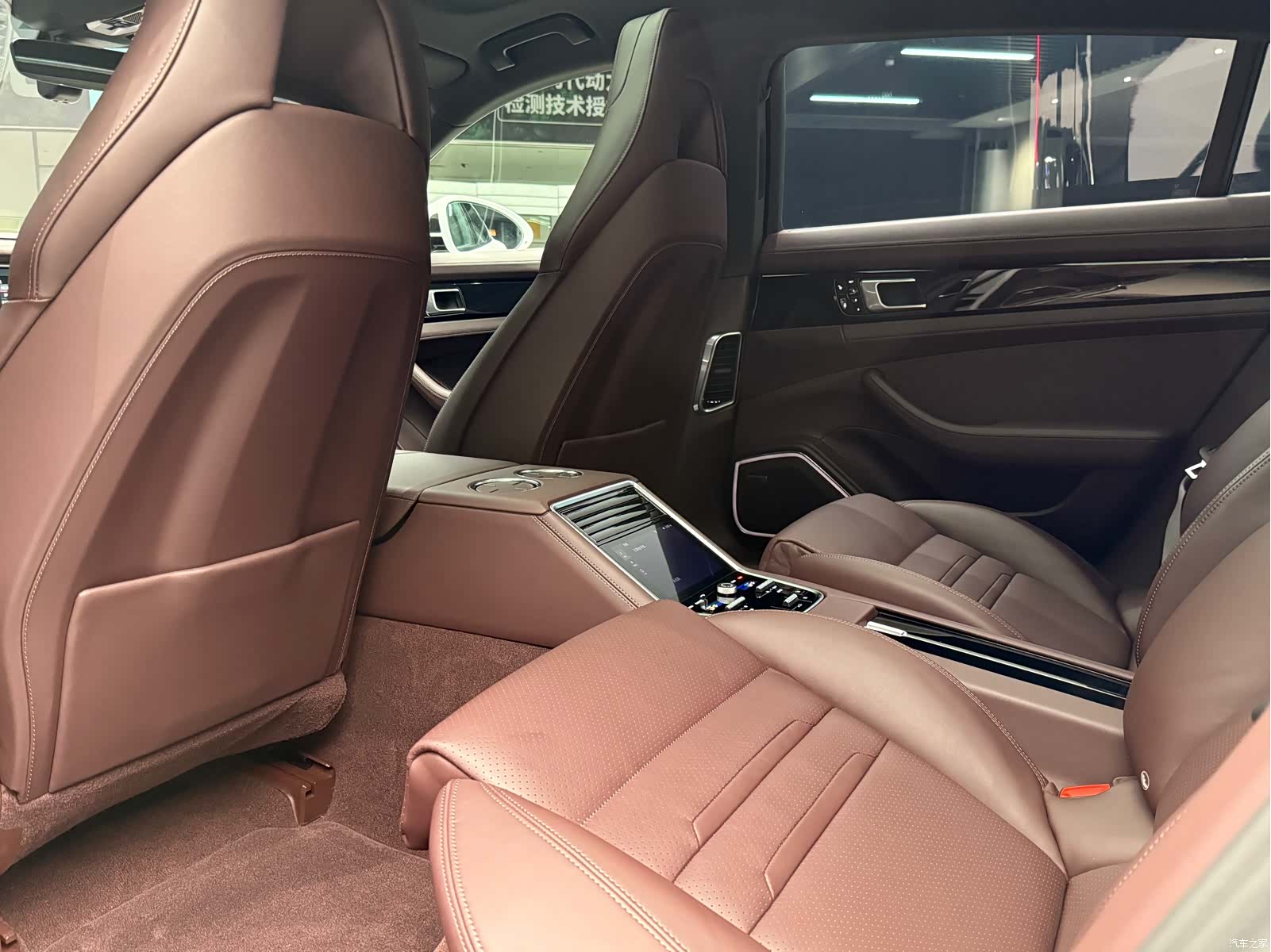 Porsche Panamera, 2018 11