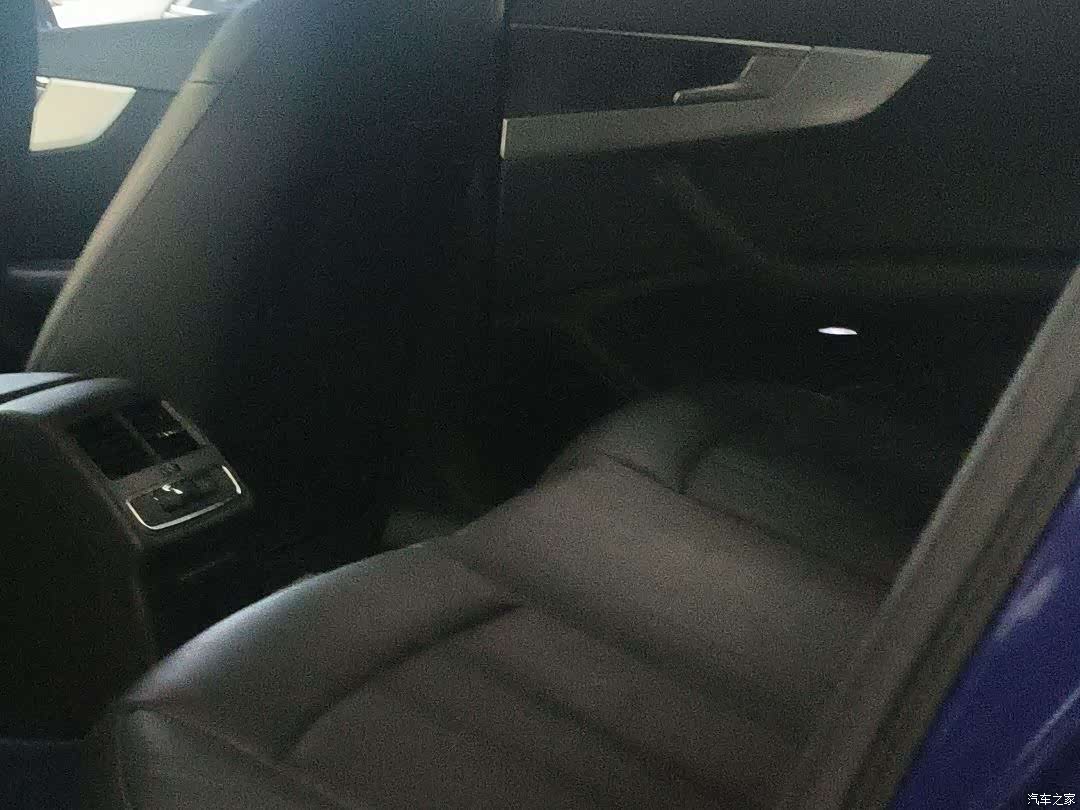 Audi A4L, 2019 11