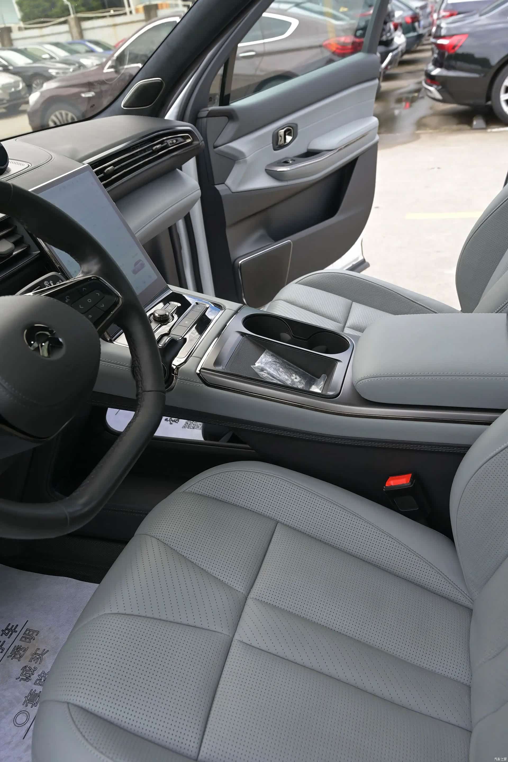 NIO ES8, 2021 12