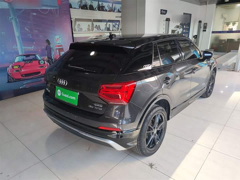 Audi Q2L