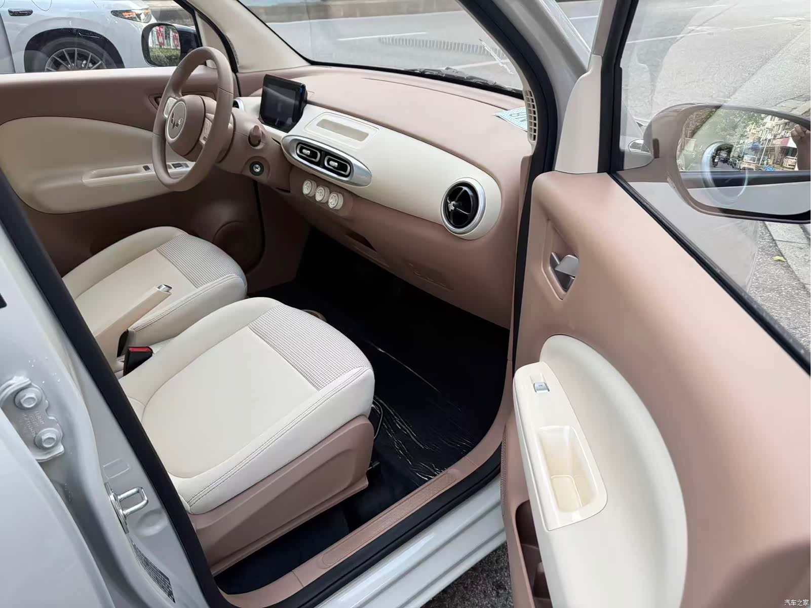 Wuling MINIEV, 2026 7