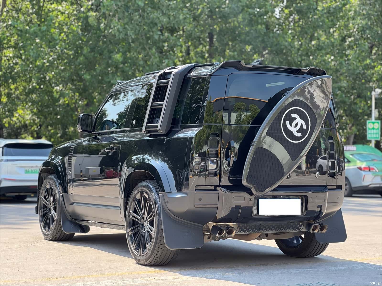 Land Rover Defender, 2022 9