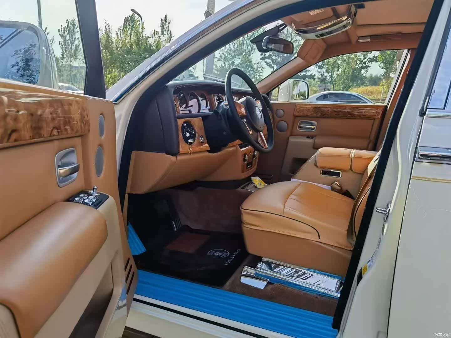 Rolls-Royce Phantom, 2010 3