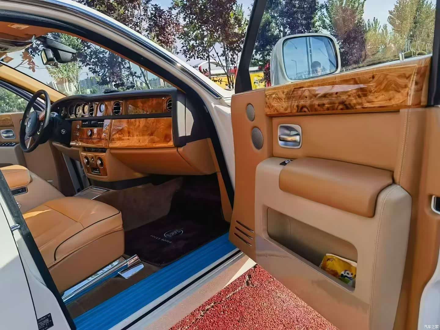 Rolls-Royce Phantom, 2010 все фото