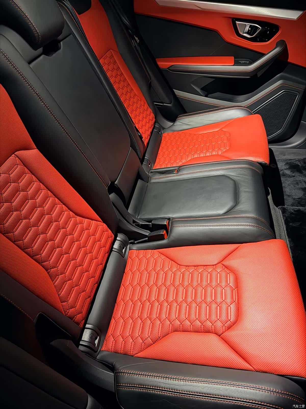 Lamborghini Urus, 2020 7