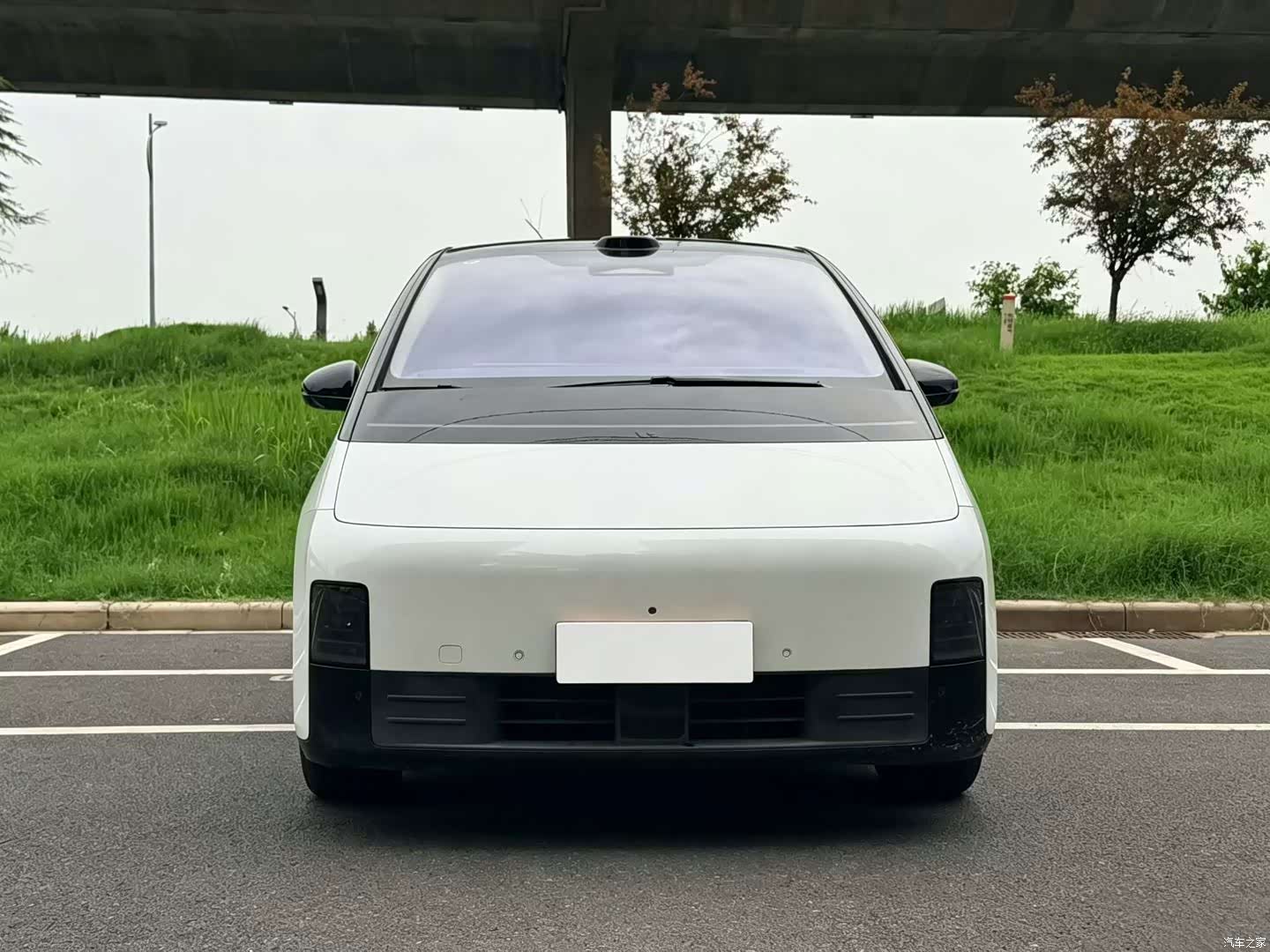 Li Auto MEGA, 2025 2