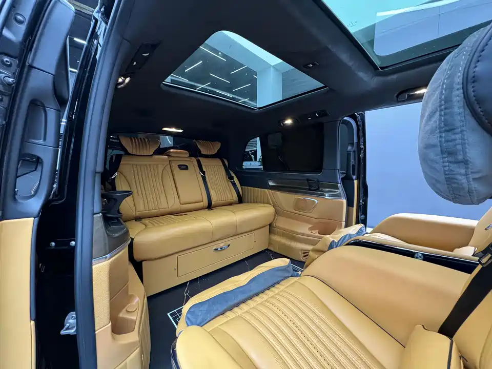 Mercedes-Benz V-class