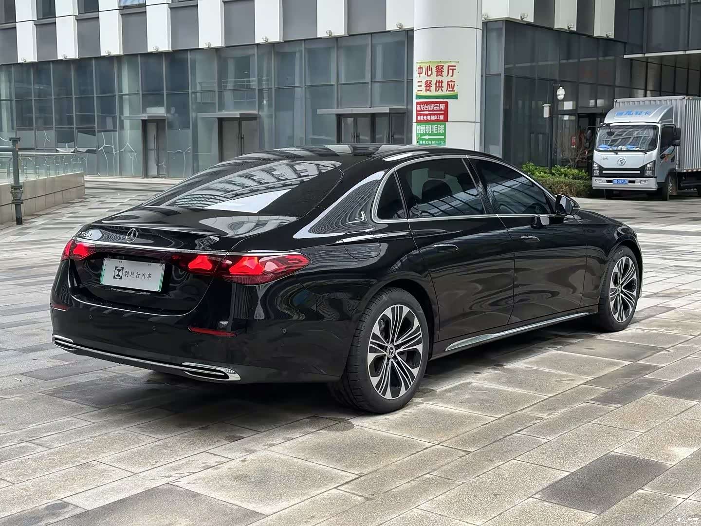 Mercedes-Benz E-Class, 2025 8