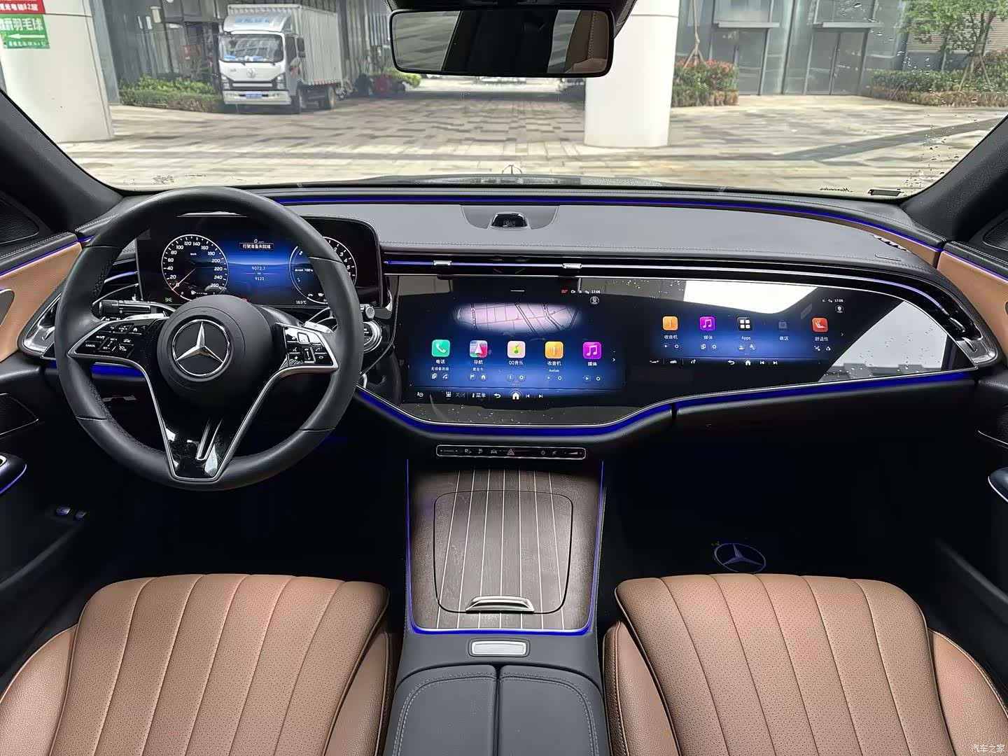 Mercedes-Benz E-Class, 2025 10
