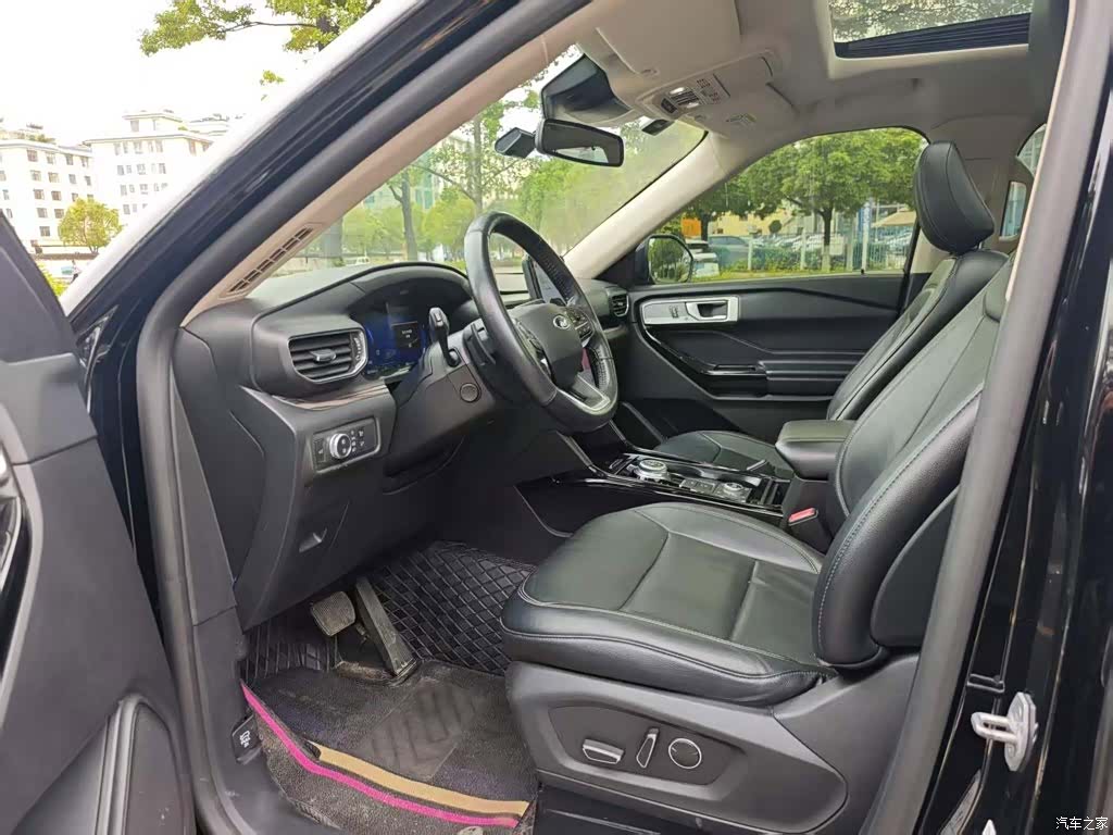 Ford Explorer, 2021 11