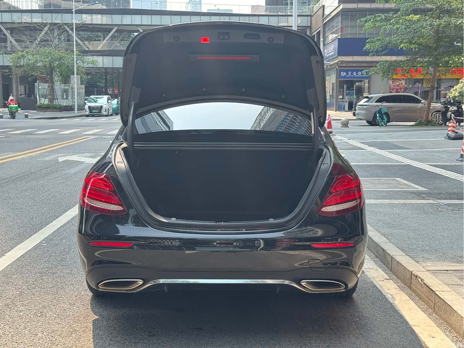 Mercedes-Benz E-Class, 2019 9