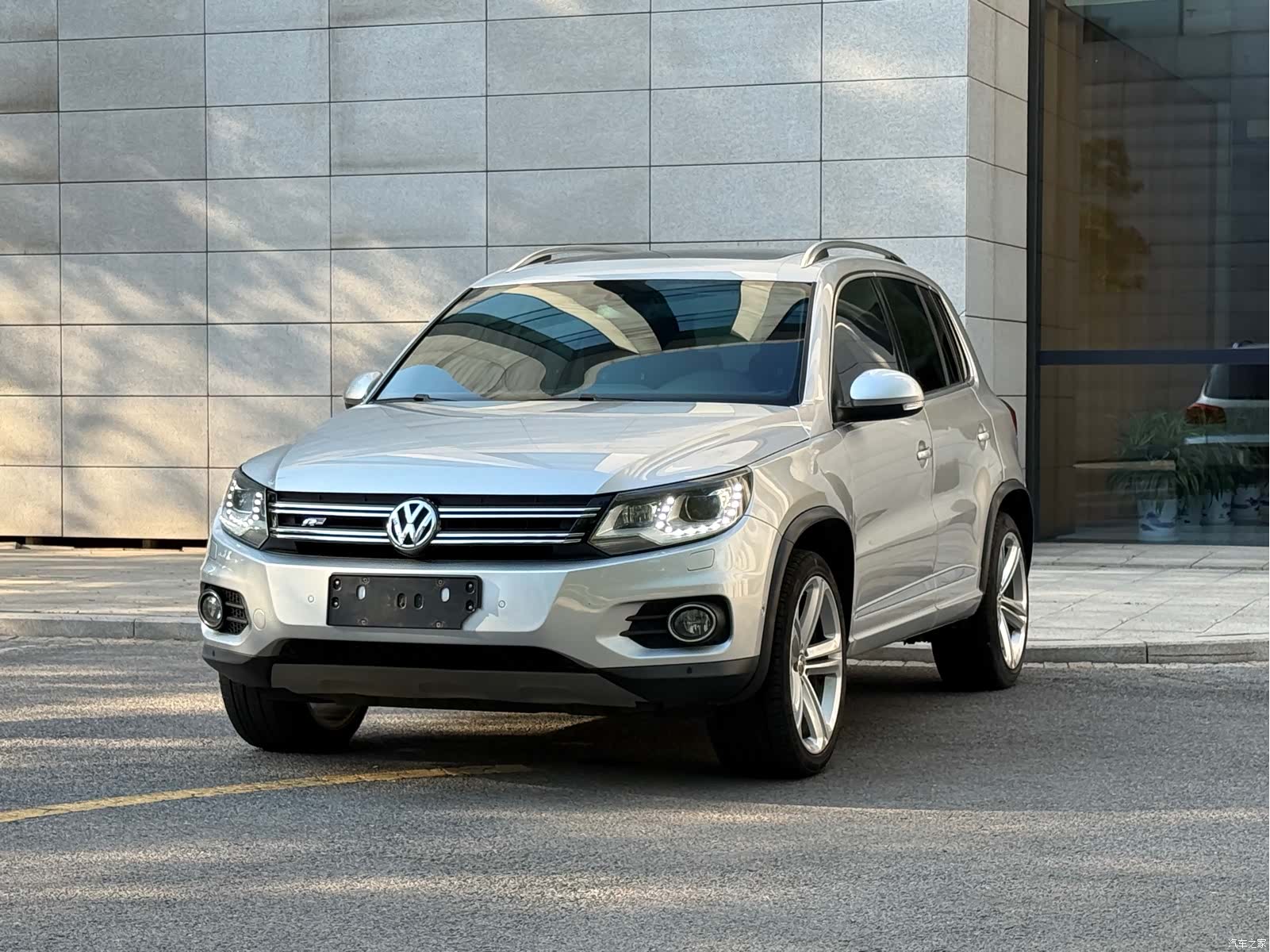 Volkswagen Tiguan, 2013 1