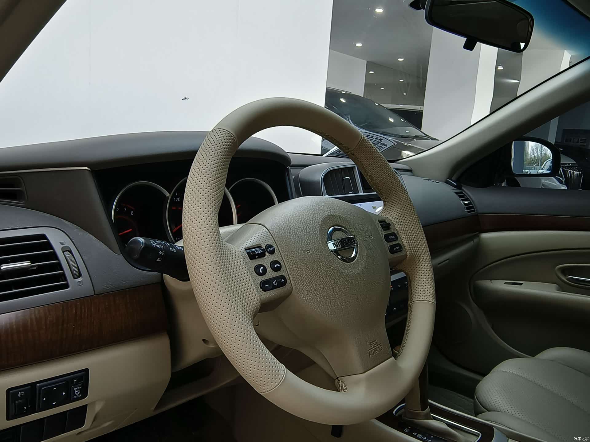 Nissan Sylphy, 2012 12