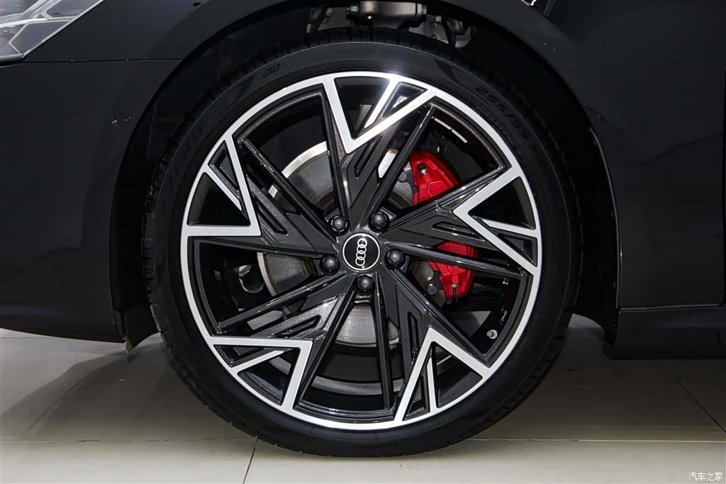Audi A7L, 2025 11