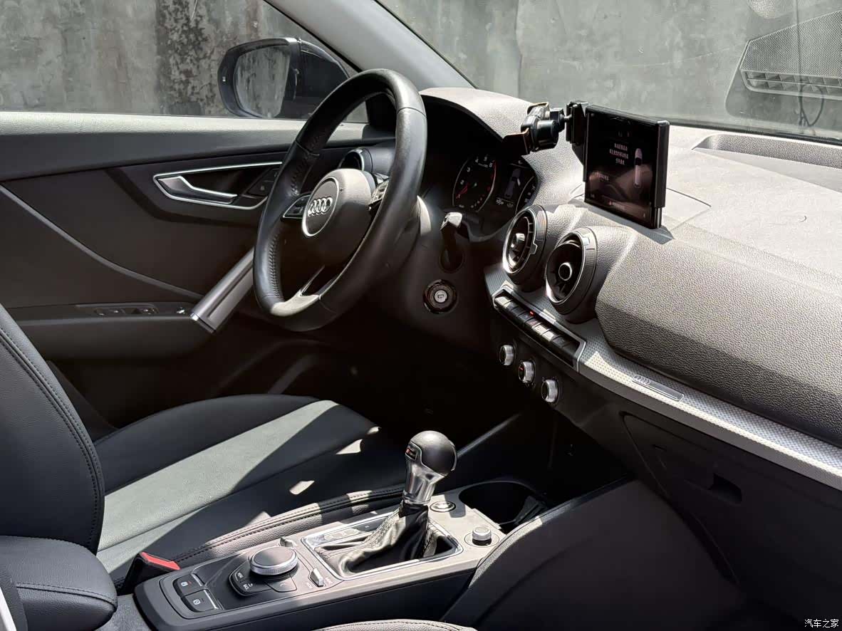 Audi Q2L, 2020 14