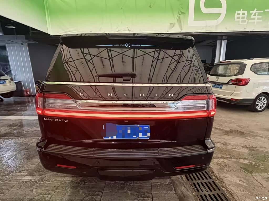 Lincoln Navigator, 2023 4