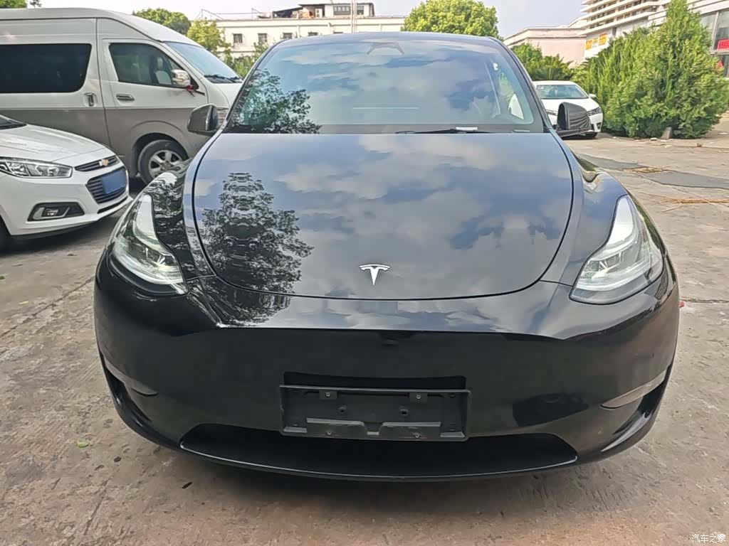 Tesla Model Y, 2023 3