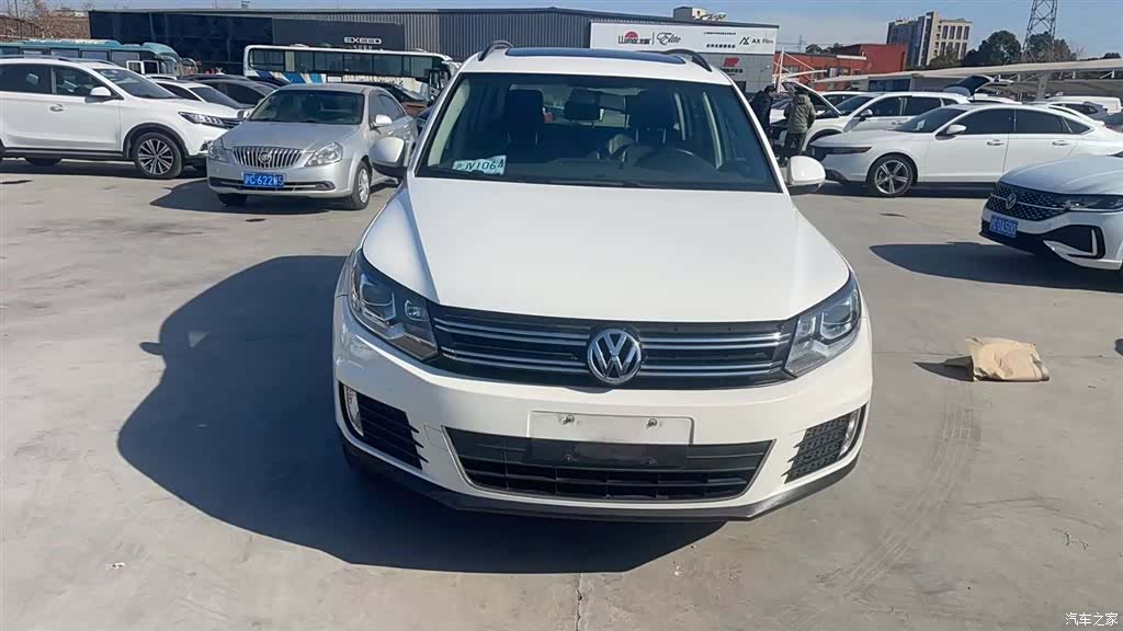 Volkswagen Tiguan, 2015 1