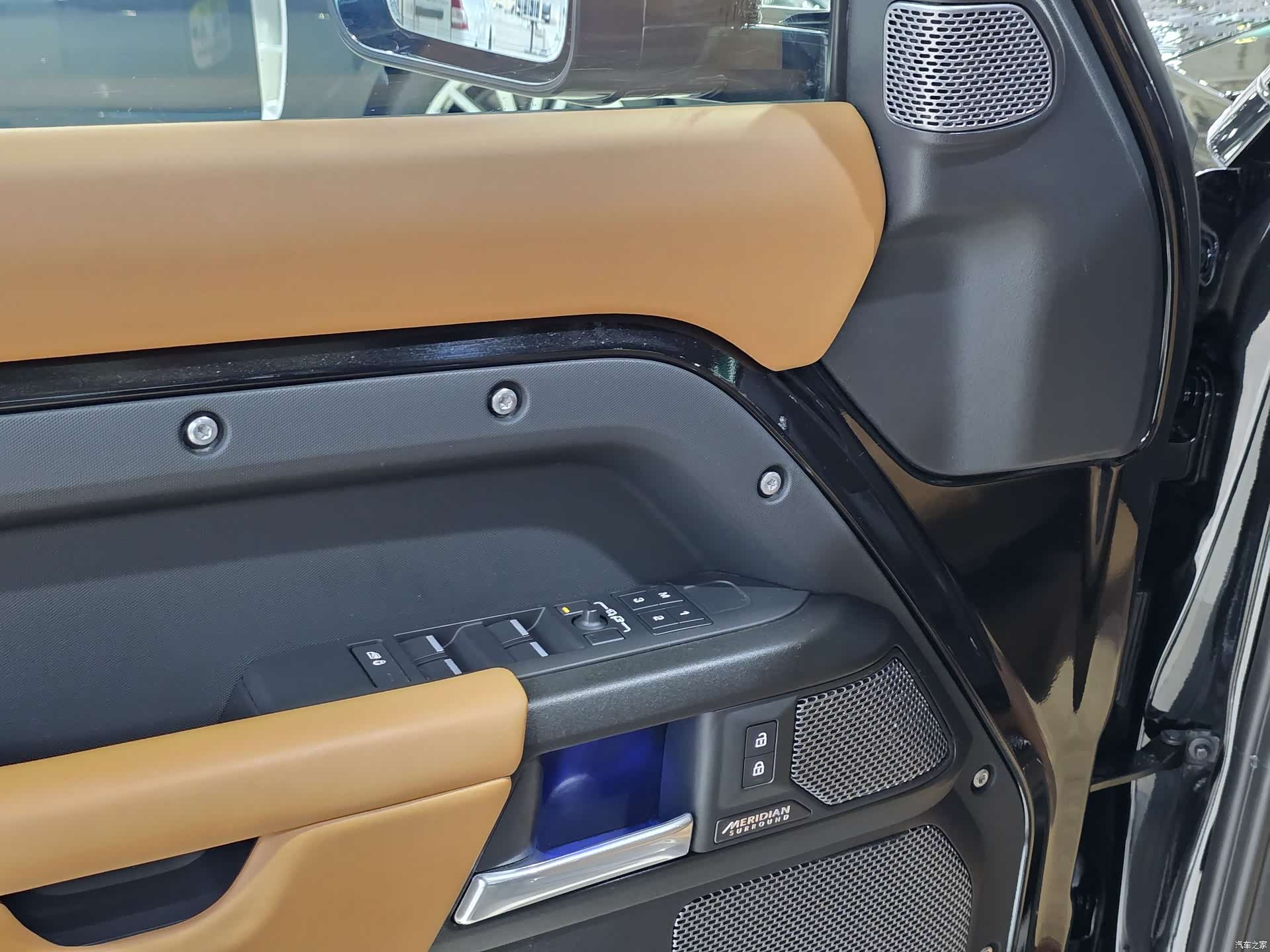 Land Rover Defender, 2024 9