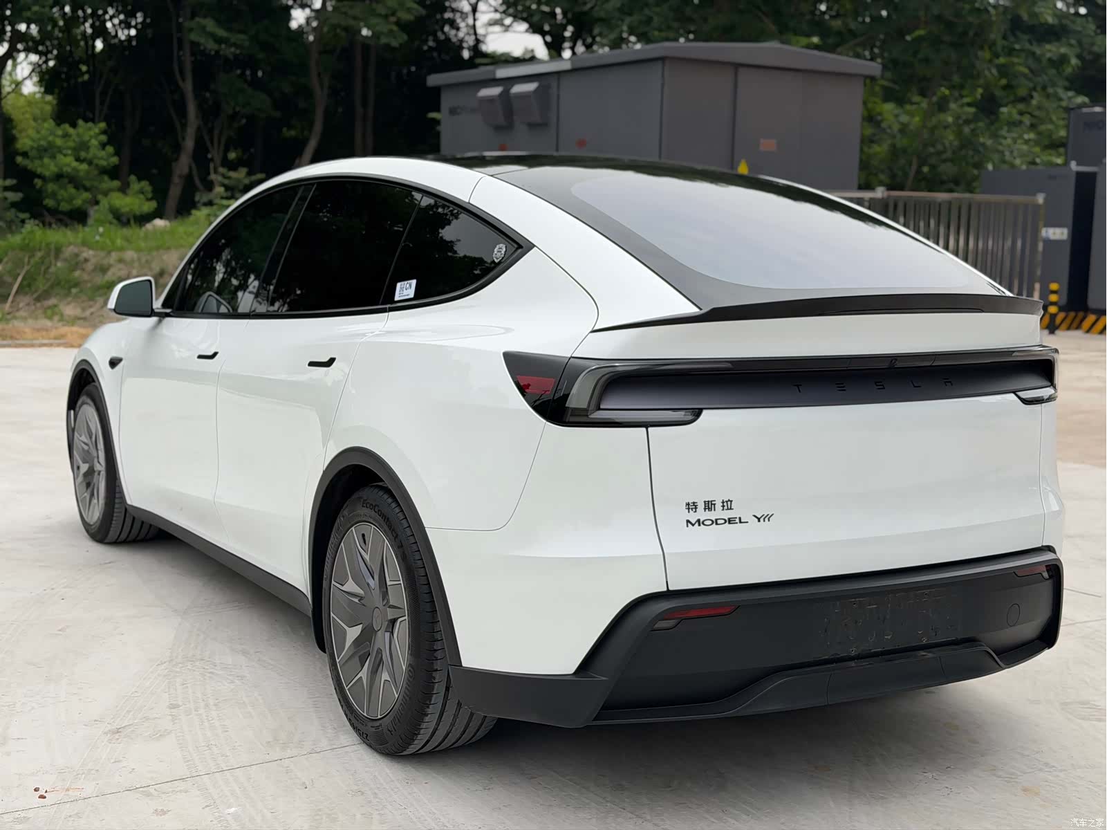 Tesla Model Y, 2025 7