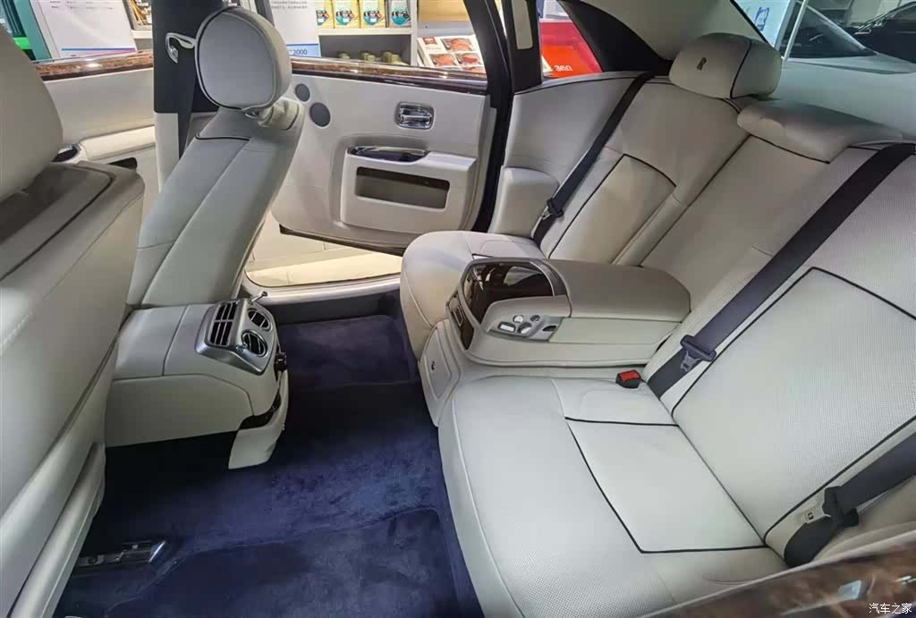 Rolls-Royce Ghost, 2014 8