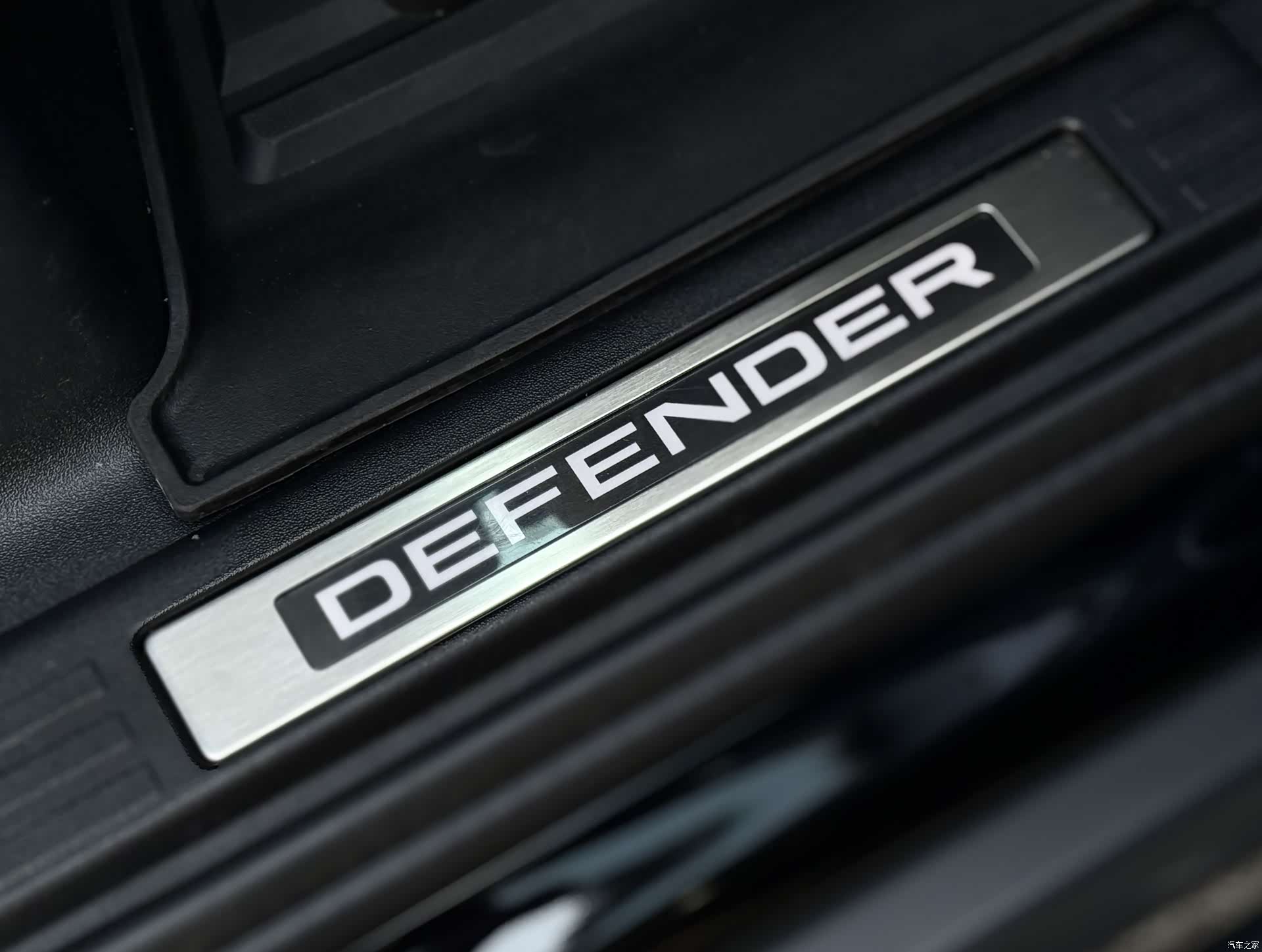 Land Rover Defender, 2025 10