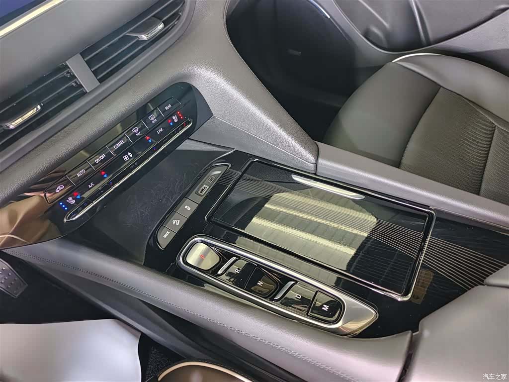 Buick Enclave, 2023 все фото