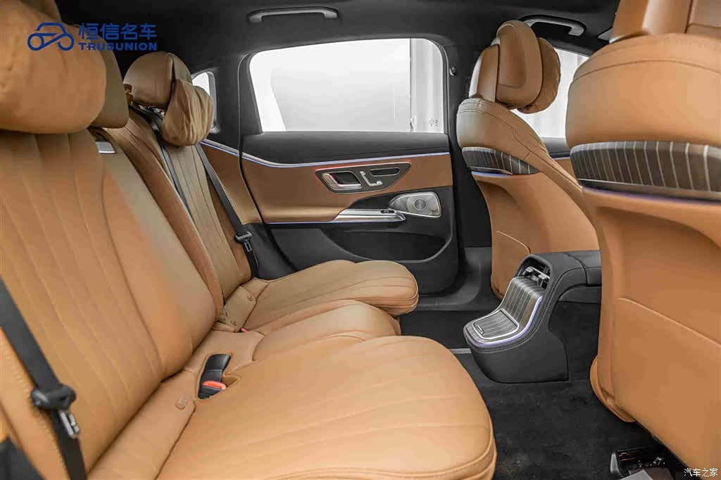 Mercedes-Benz E-Class, 2025 16