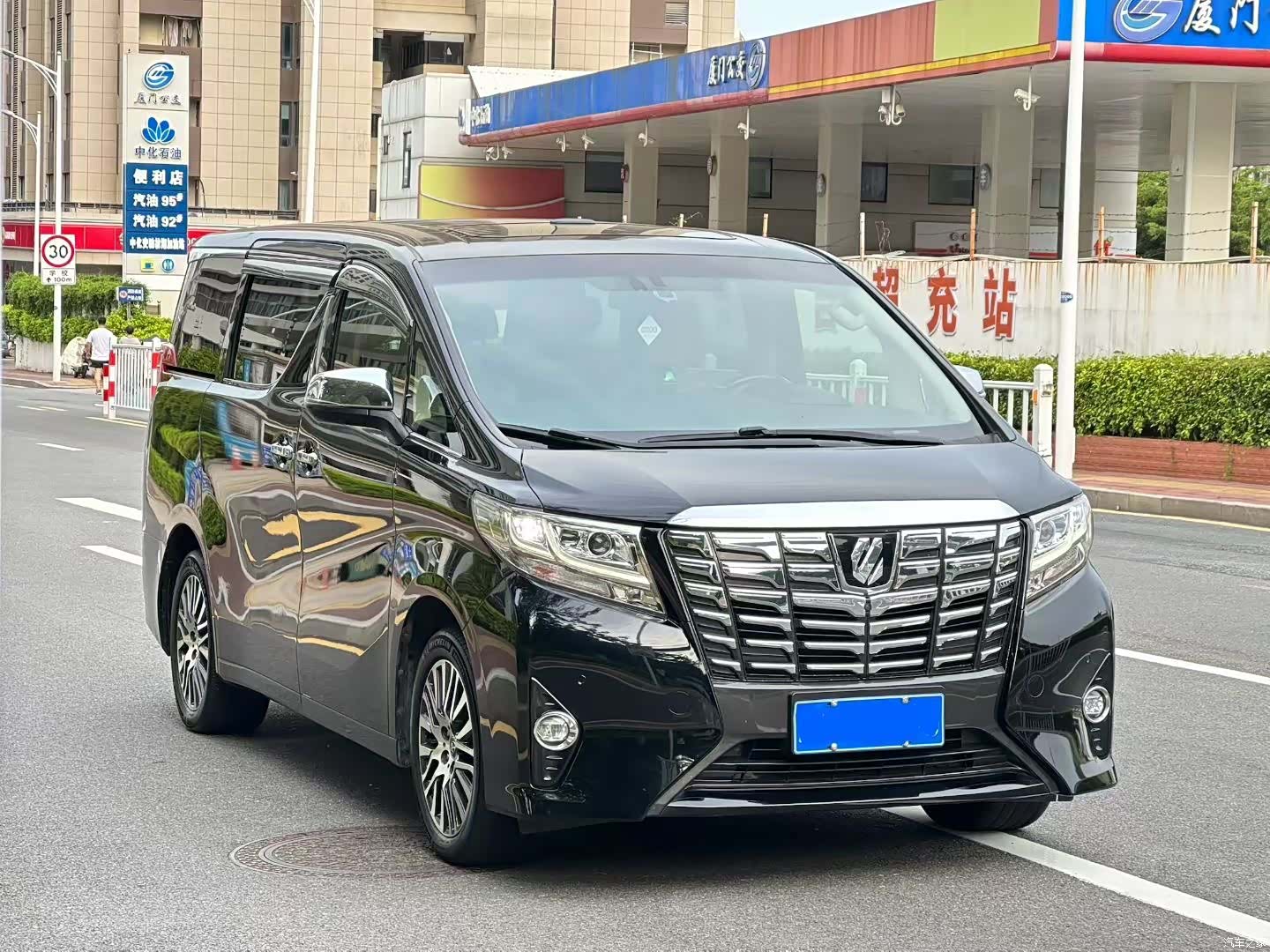 Toyota Alphard, 2018 3