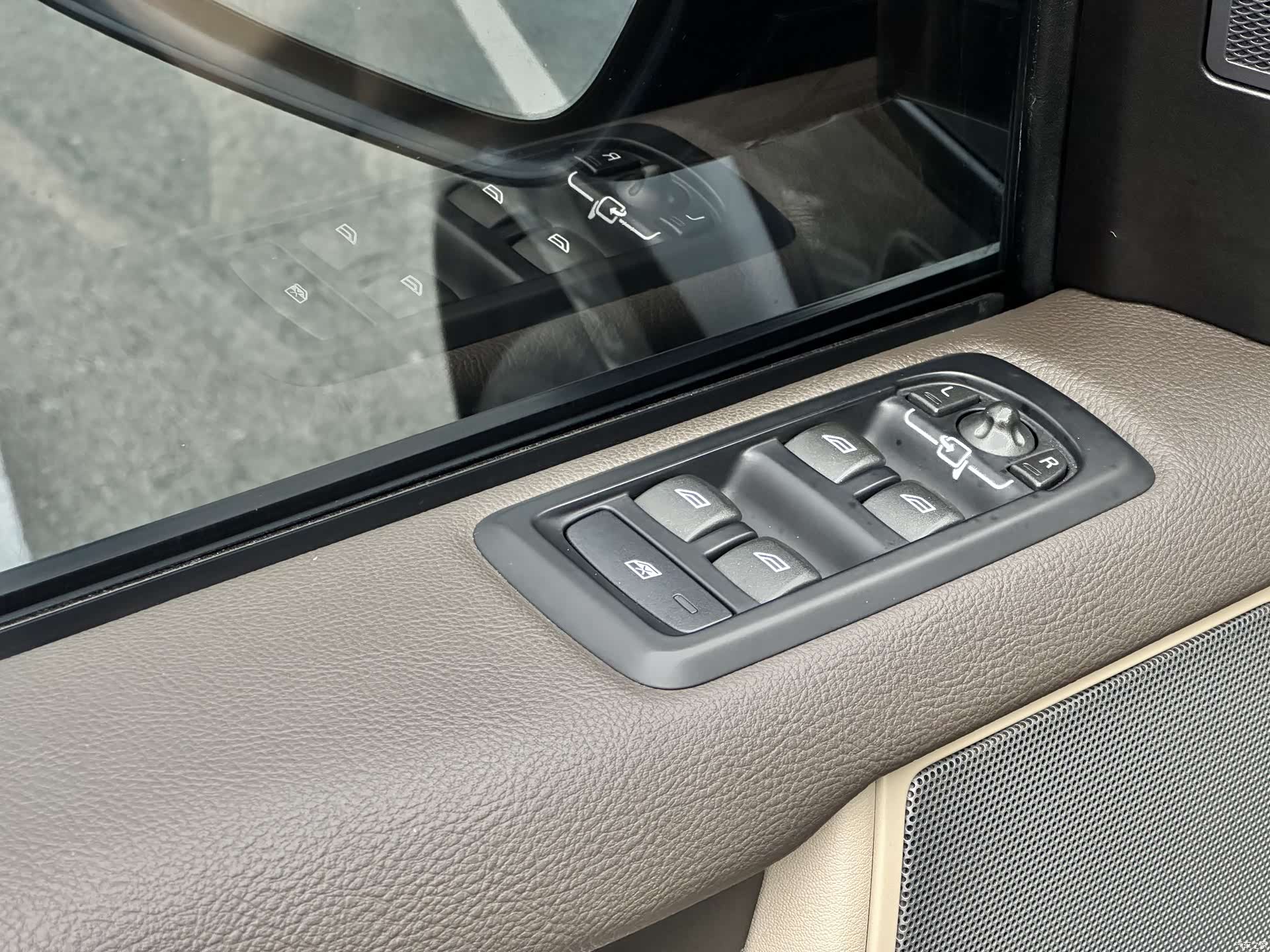 Land Rover Discovery, 2019 13