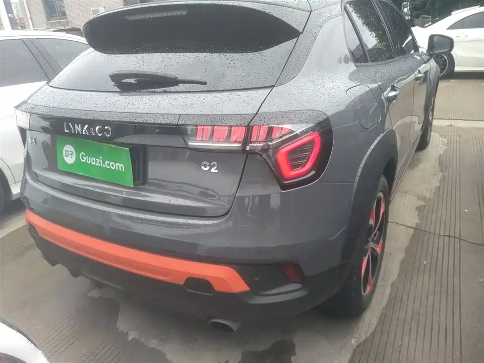 Lynk & Co 02