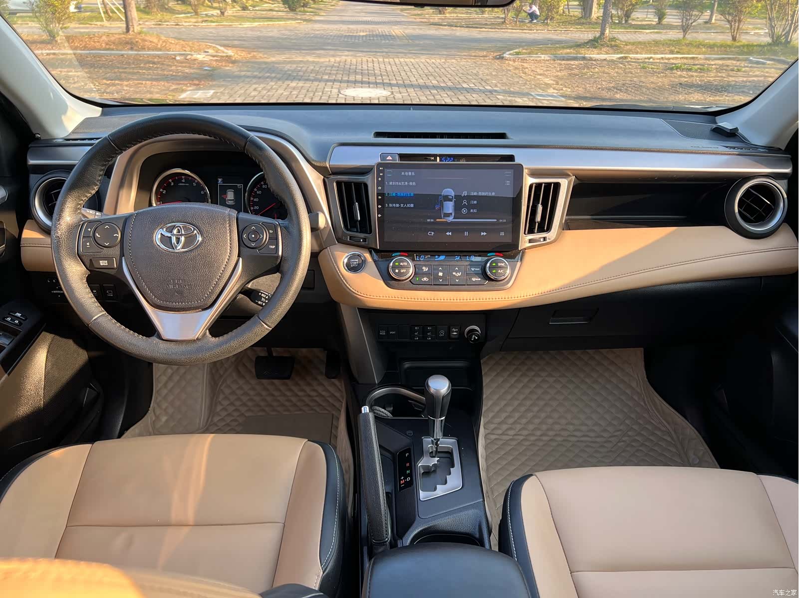 Toyota RAV4, 2017 13