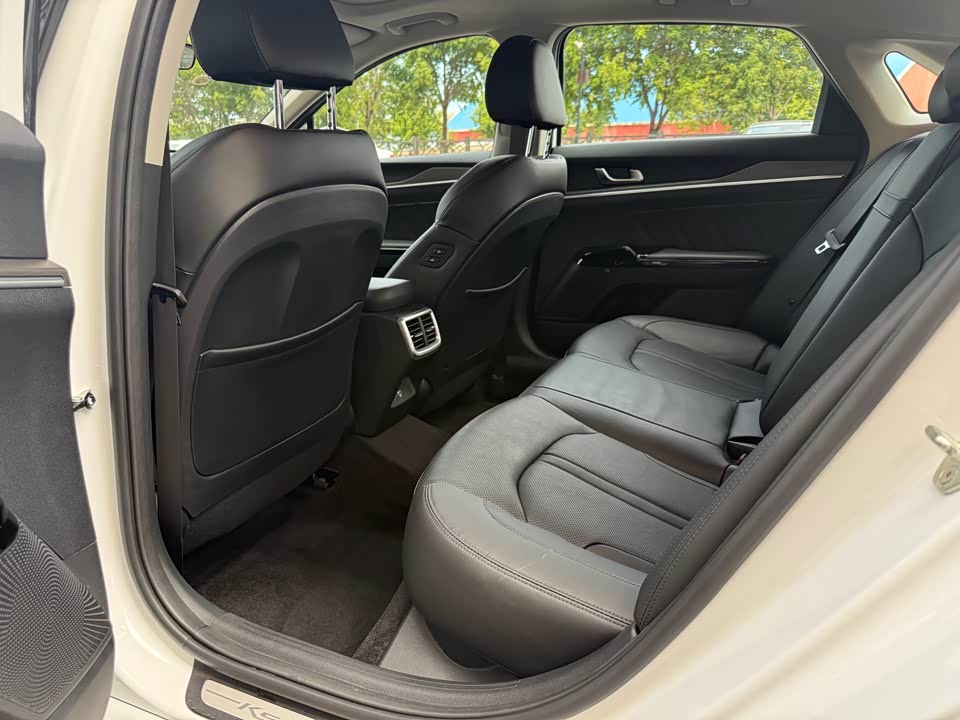 Kia K5 Kia K5