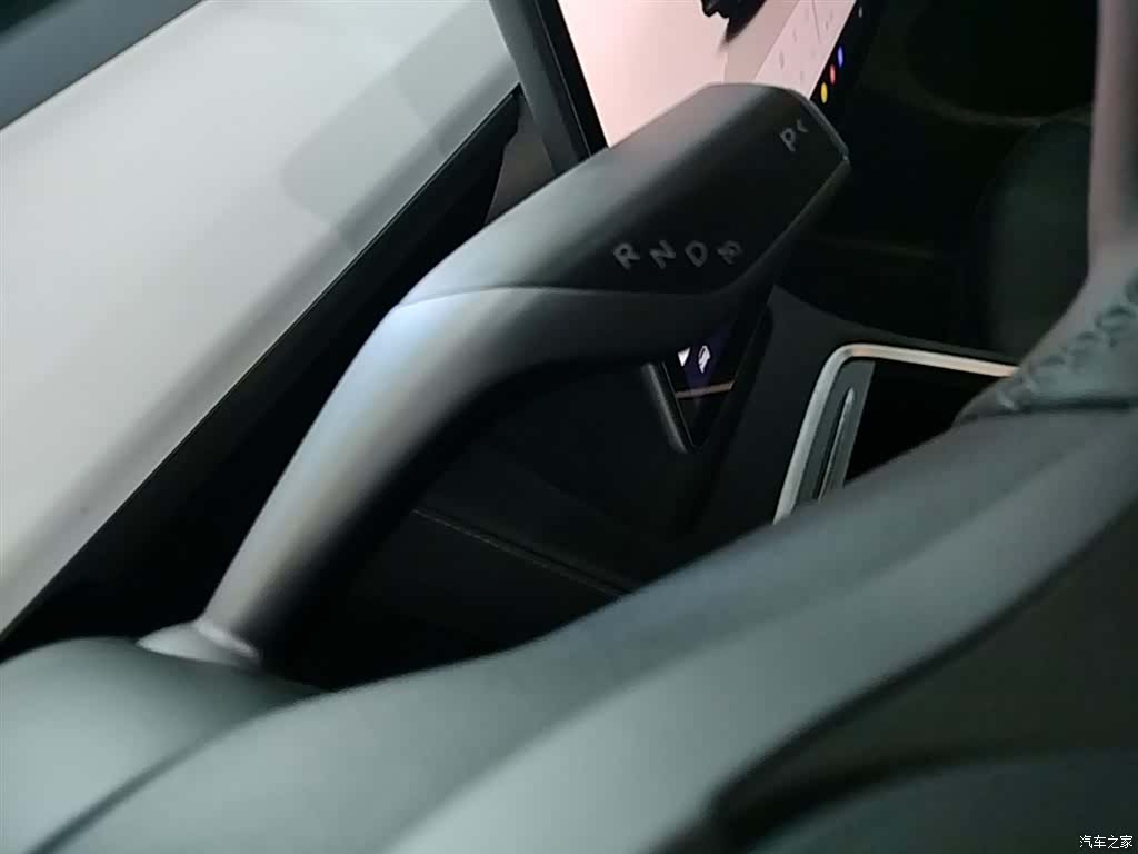 Tesla Model Y, 2023 14